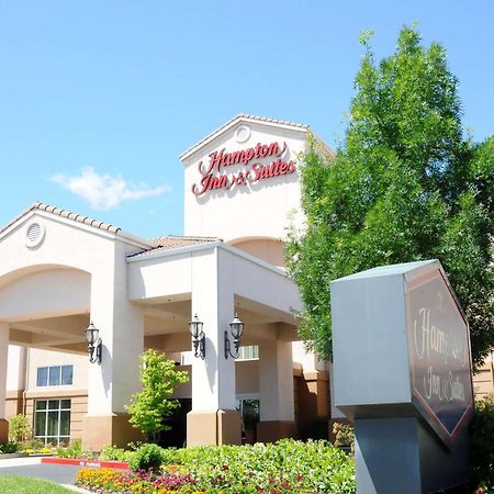 Hampton Inn & Suites Redding Extérieur photo