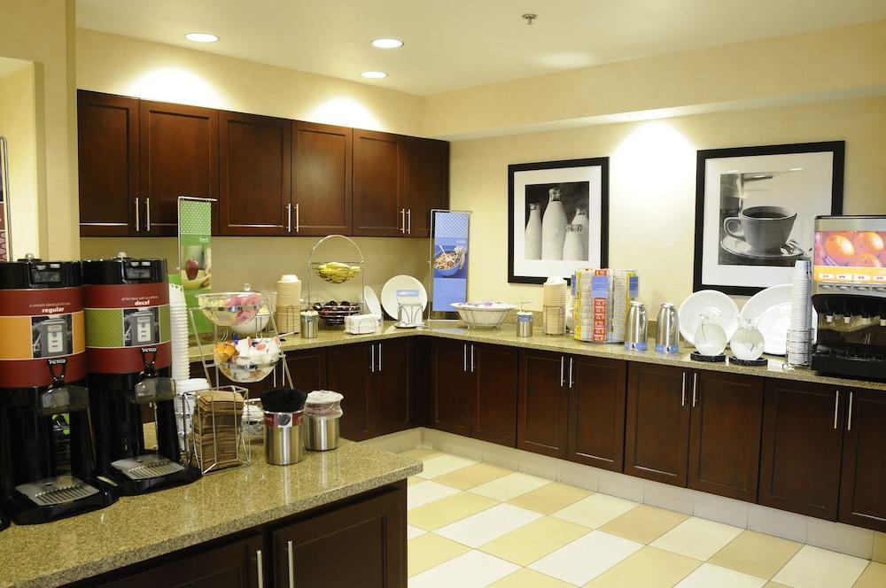 Hampton Inn & Suites Redding Extérieur photo