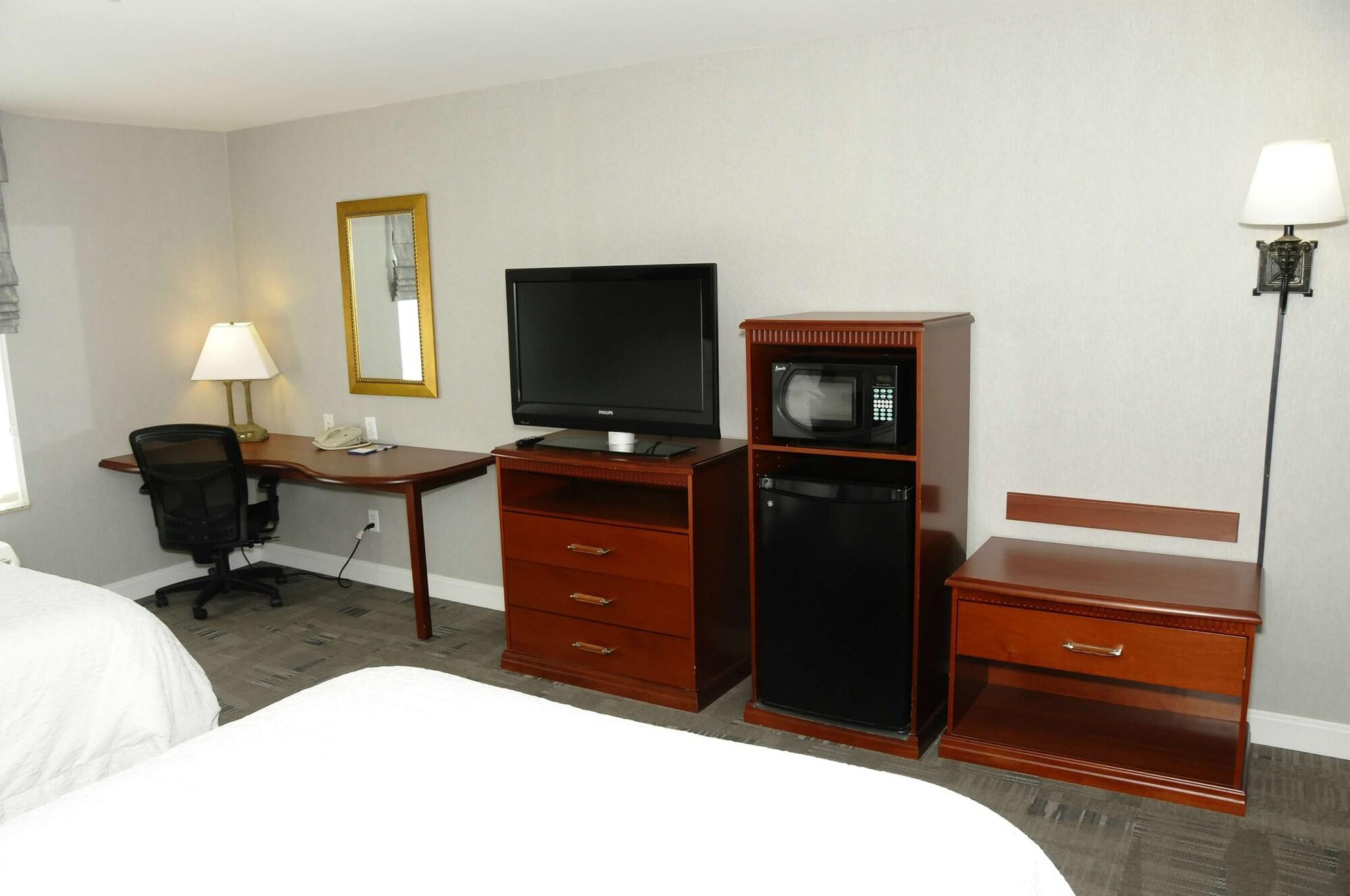 Hampton Inn & Suites Redding Extérieur photo