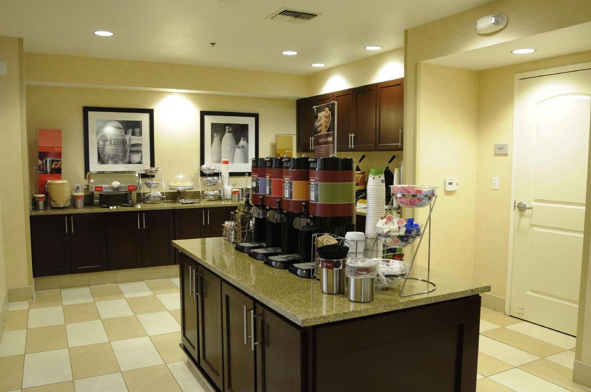 Hampton Inn & Suites Redding Extérieur photo