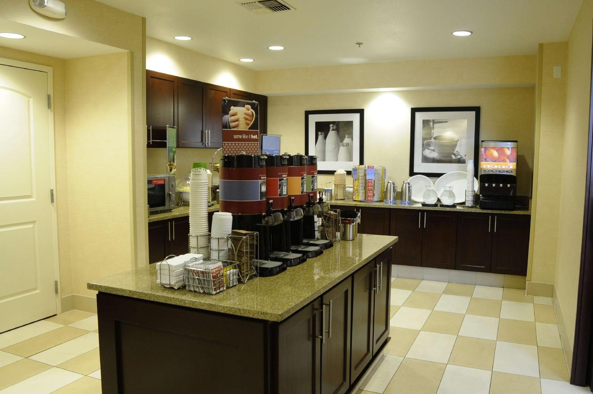 Hampton Inn & Suites Redding Extérieur photo
