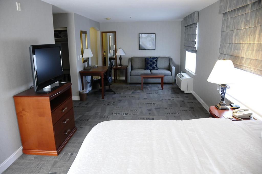 Hampton Inn & Suites Redding Extérieur photo