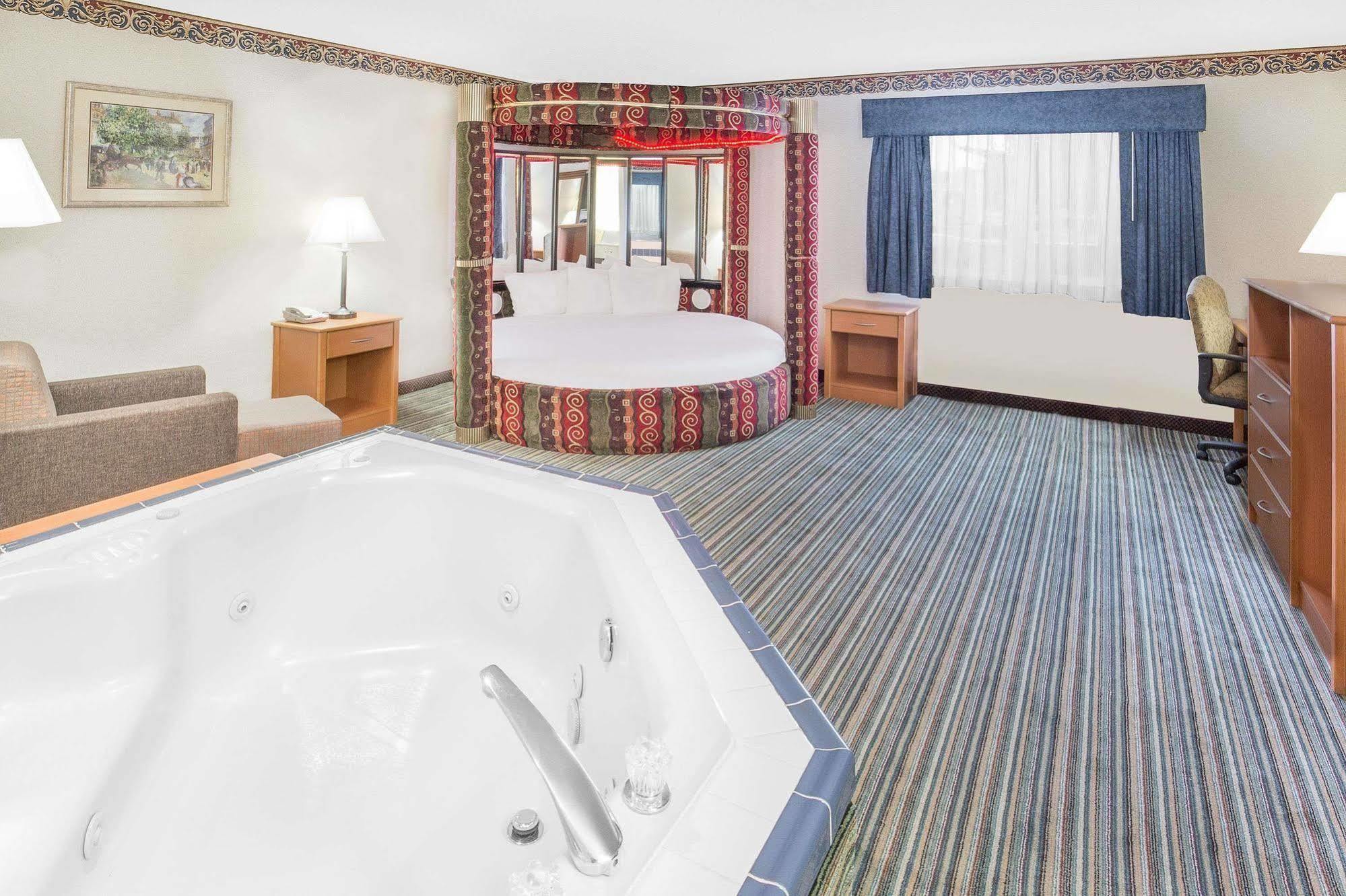 Hampton Inn & Suites Redding Extérieur photo