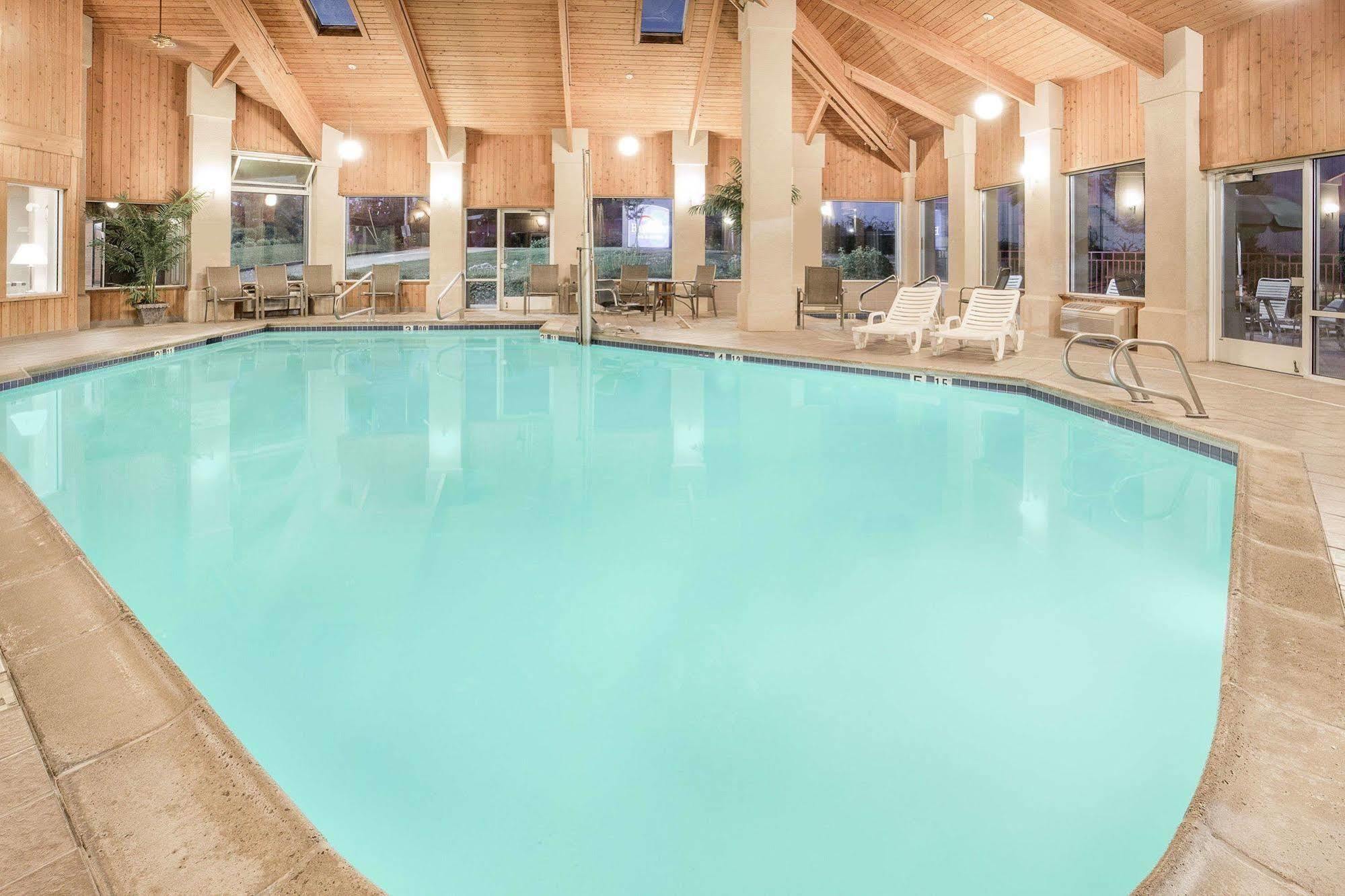 Hampton Inn & Suites Redding Extérieur photo